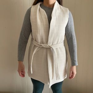 Cream LULULEMON vest Size 6